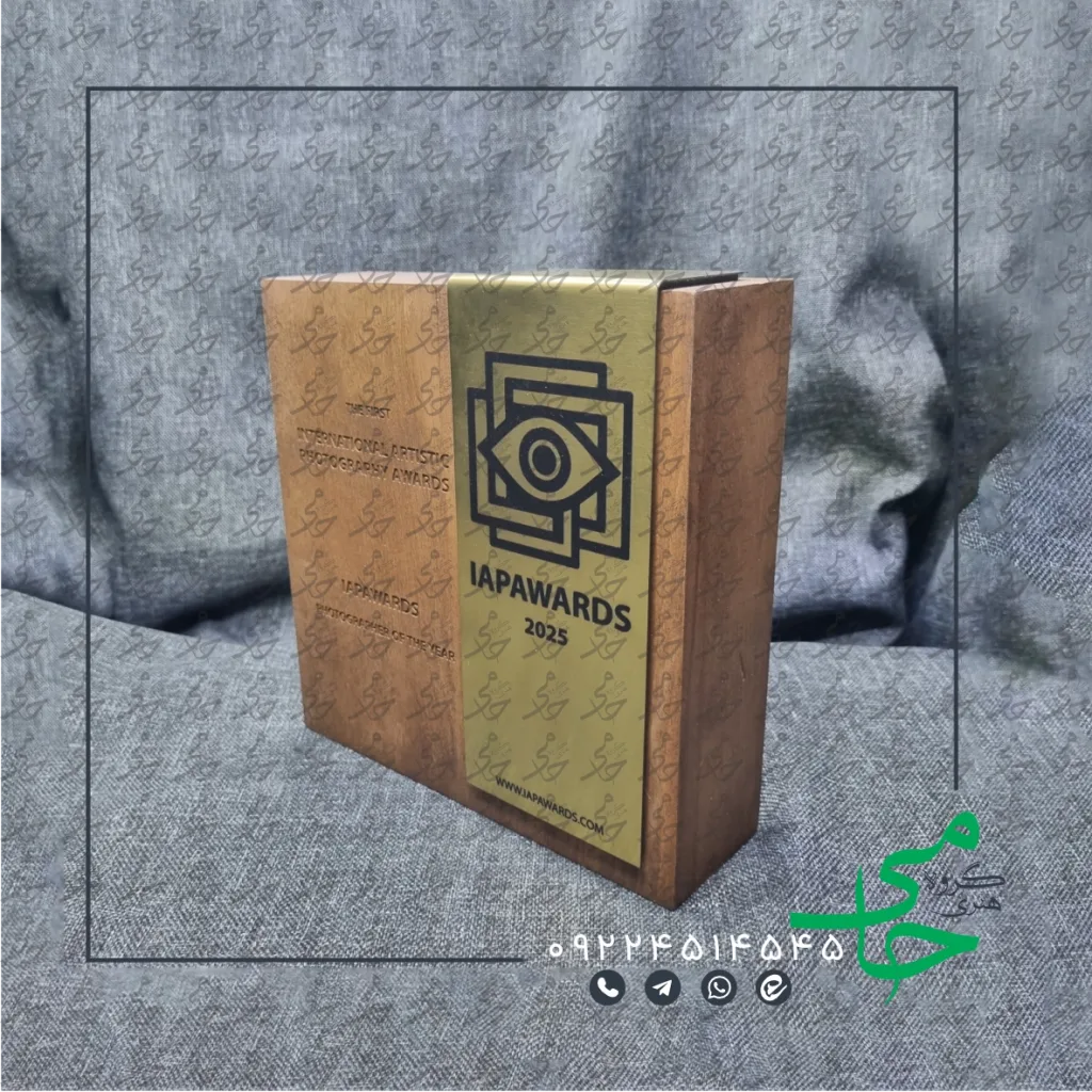 تندیس چوبی C14