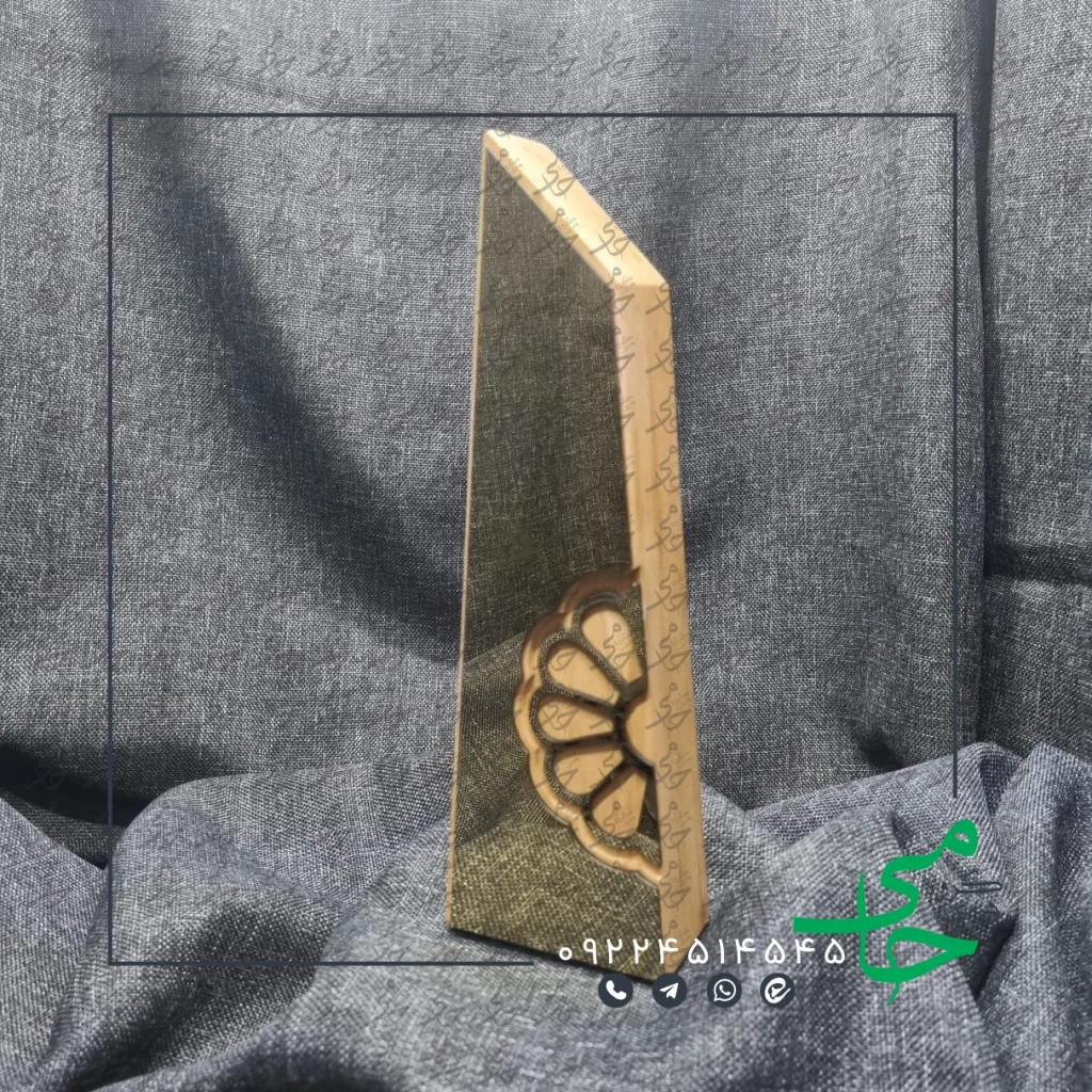 تندیس چوبی C15